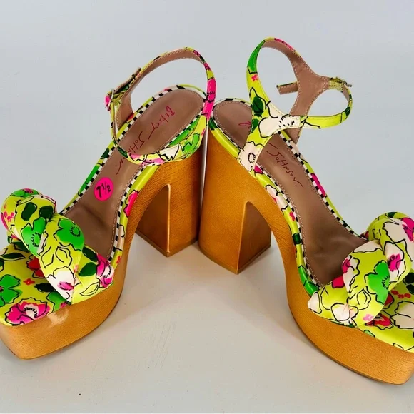 Betsey Johnson Women's Mandee Floral Printed Platform Heeled Sandal Size 7.5. - Picture 6 of 8